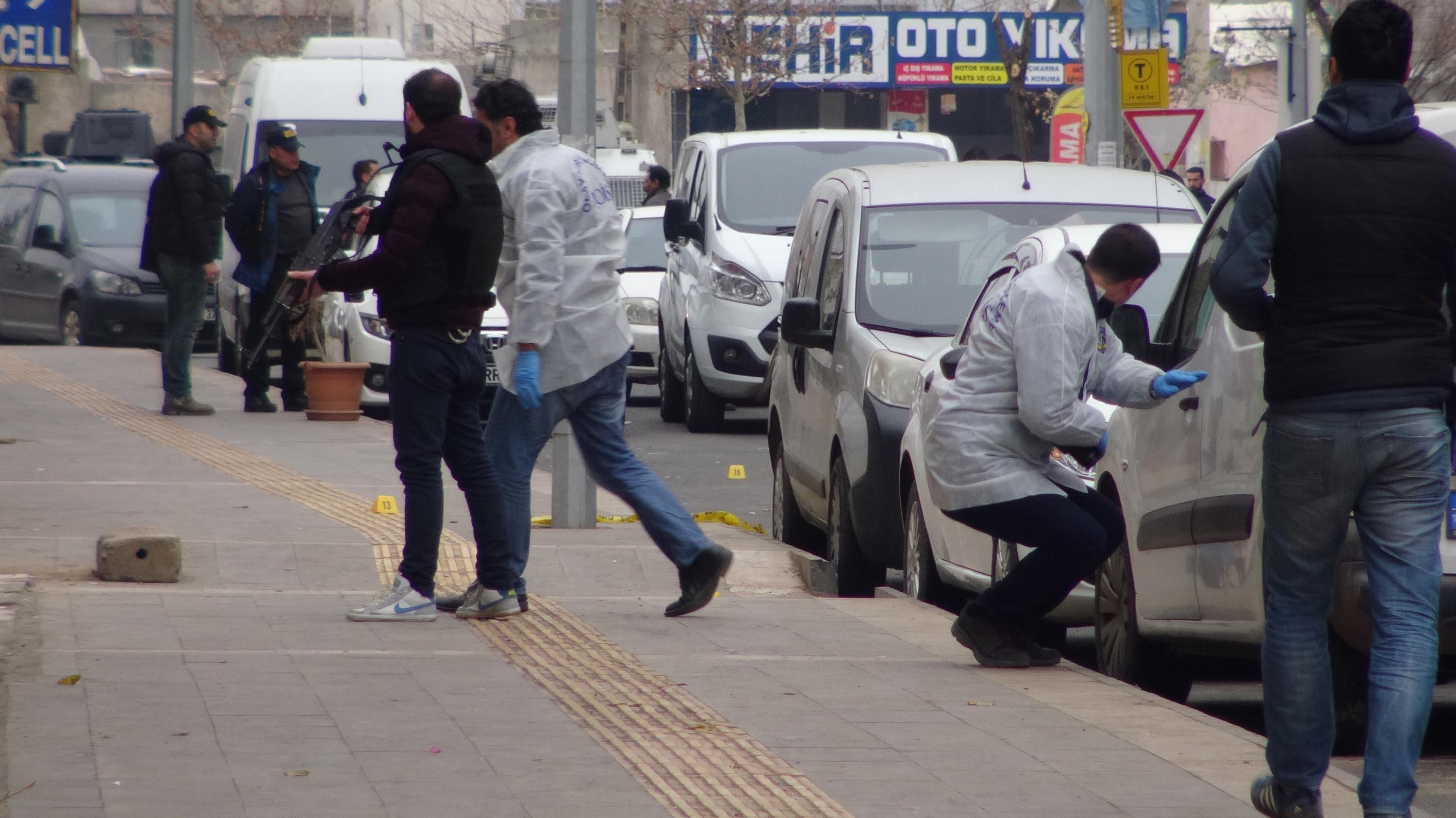 Diyarbakırda 2 grup arasında silahlı çatışma: 2 ölü, 2 yaralı