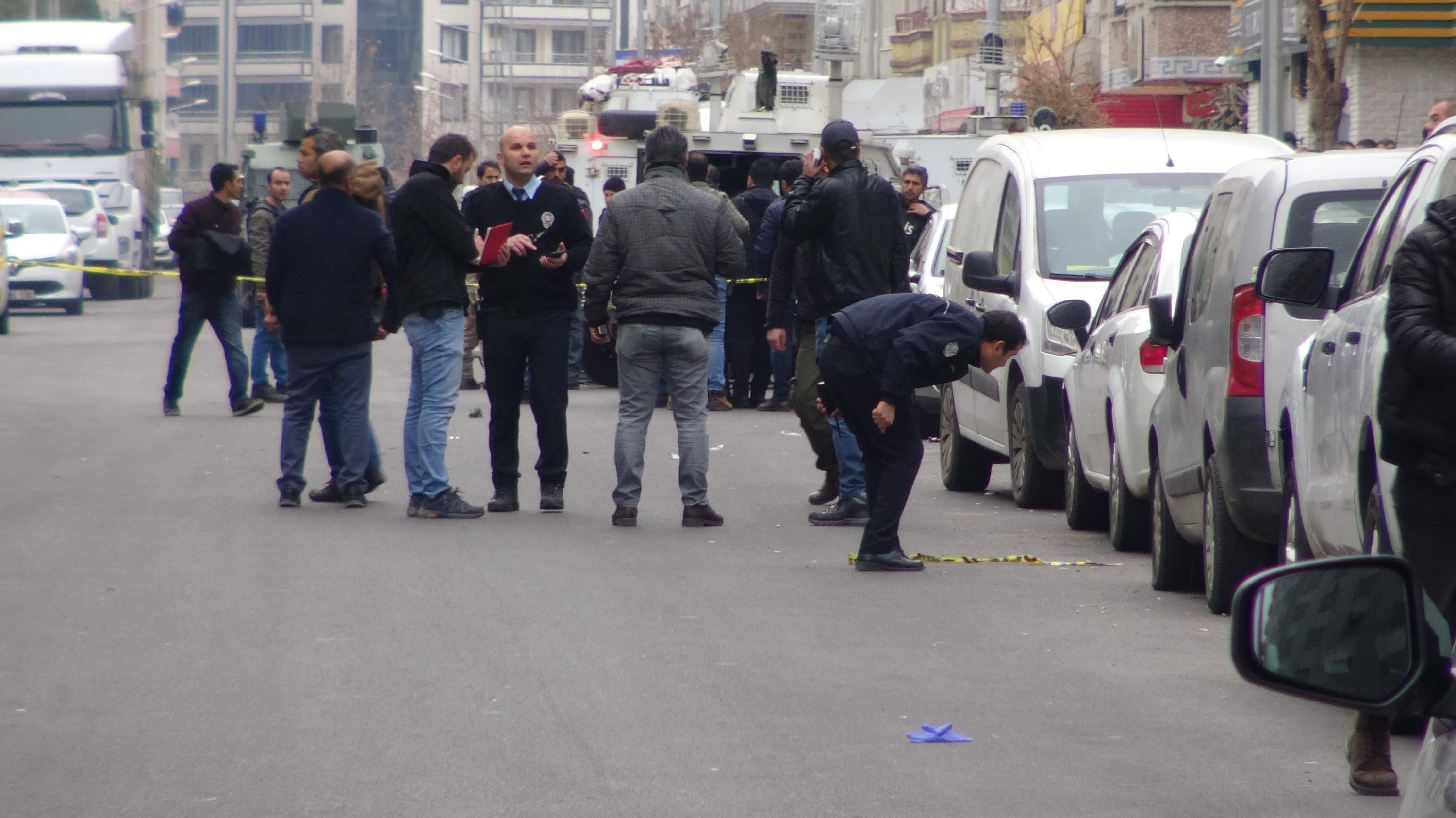 Diyarbakırda 2 grup arasında silahlı çatışma: 2 ölü, 2 yaralı