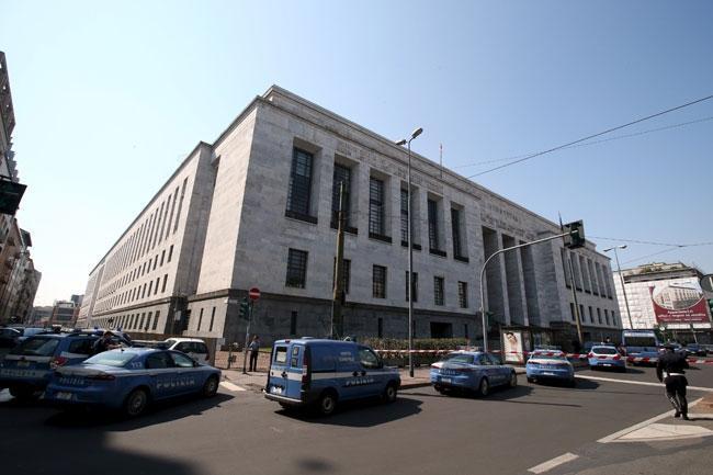 Milano Adliyesinde bir sanık, hakim ve avukatı öldürdü