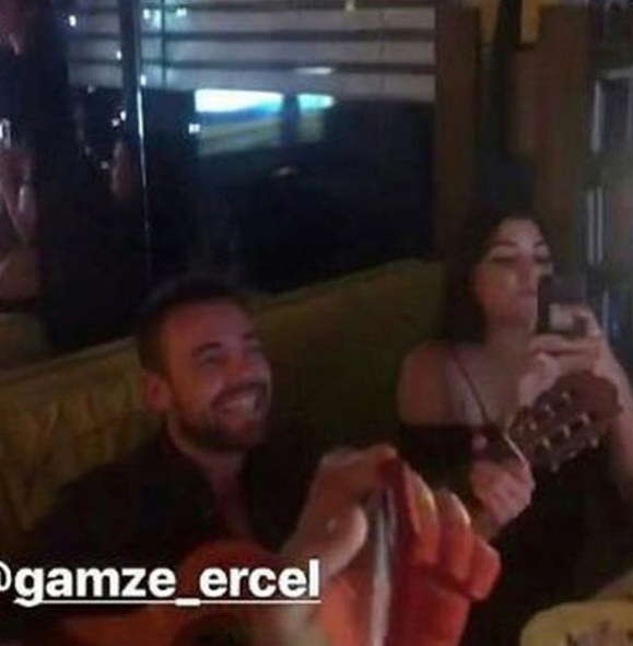 Hande Erçel ve Murat Dalkılıç ilk kez birlikte görüntülendi