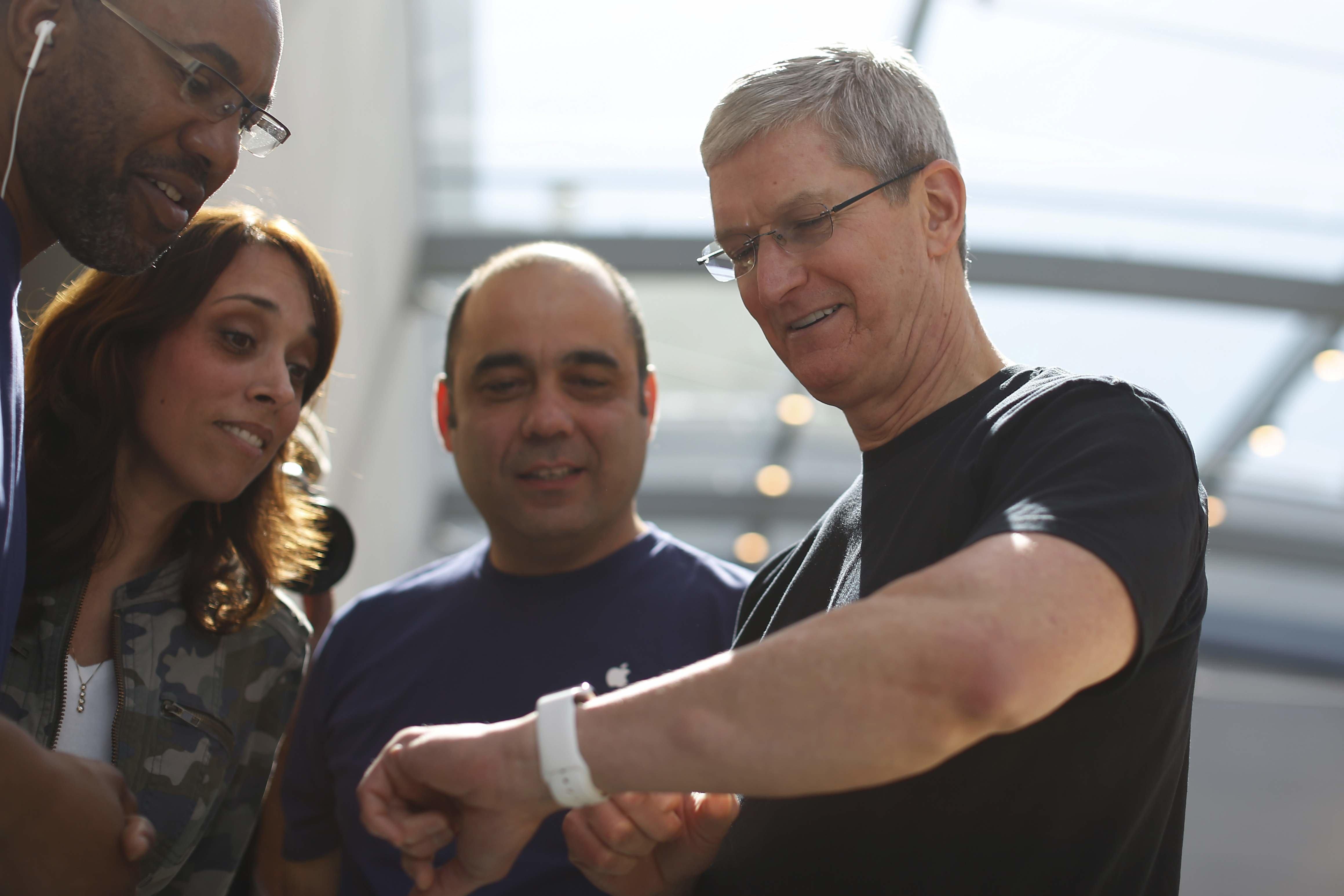 Appleın CEOsu Tim Cooktan çok konuşulacak sosyal medya açıklaması