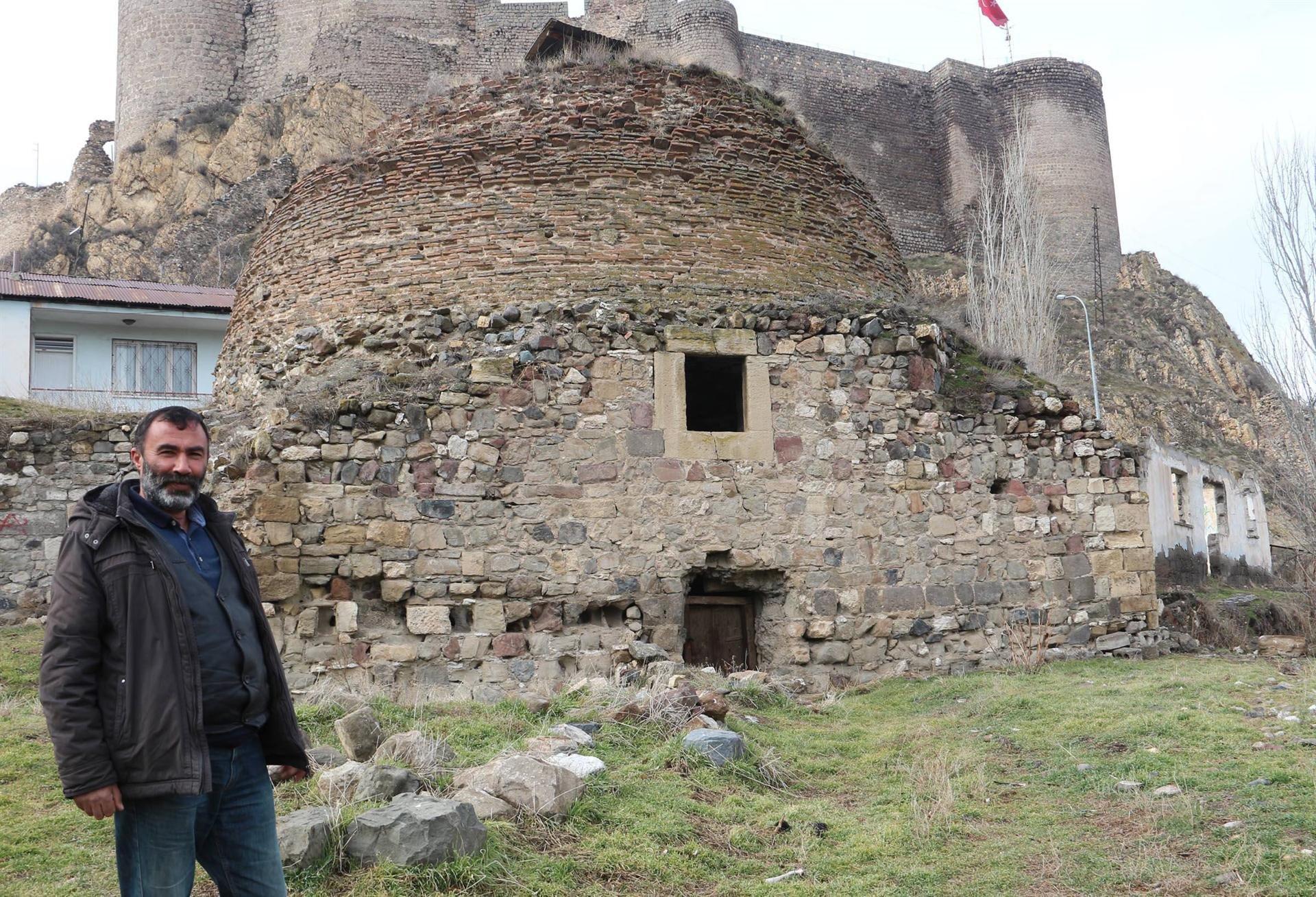 Erzurum Oltudaki Selçuklular döneminden kalma tarihi hamam çürümeye terk edildi