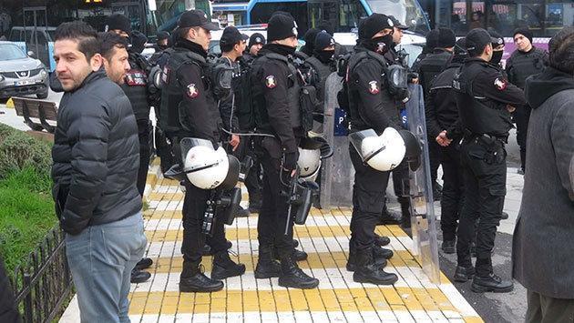 Kadıköy’de otopark gerginliği İBB ve Kadıköy Belediye ekipleri karşı karşıya geldi