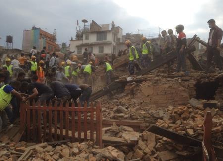 Nepalde 7,9 şiddetinde deprem