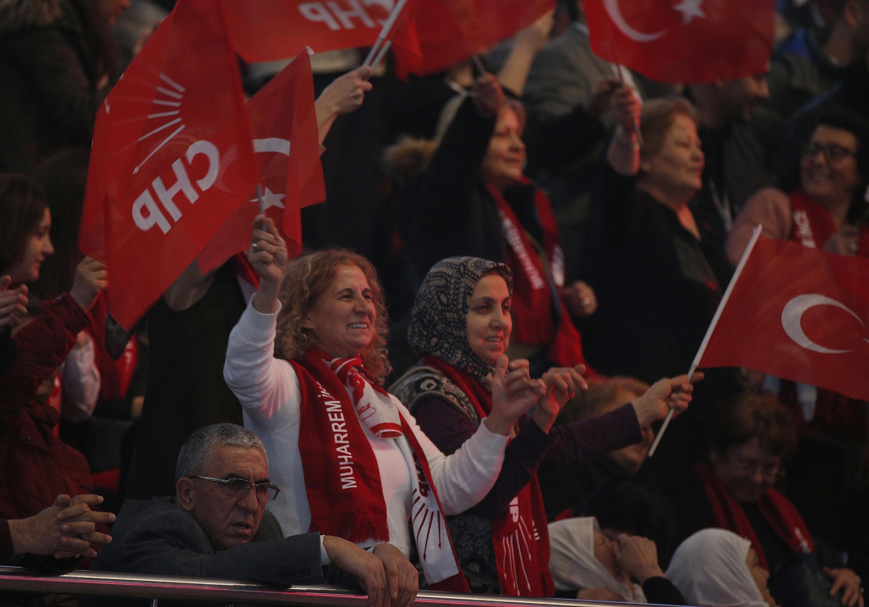 Kılıçdaroğlu yeniden genel başkan seçildi