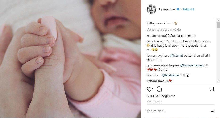 Kylie Jenner yeni doğan kızına Stormi adını verdi