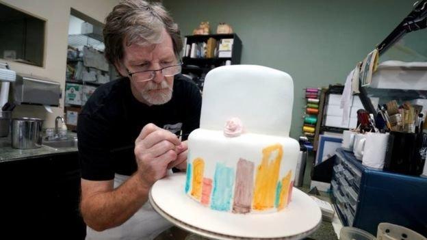 ABDde bir pastacı eşcinsel çifte düğün pastası yapmayı reddetti, mahkeme bu karara destek verdi