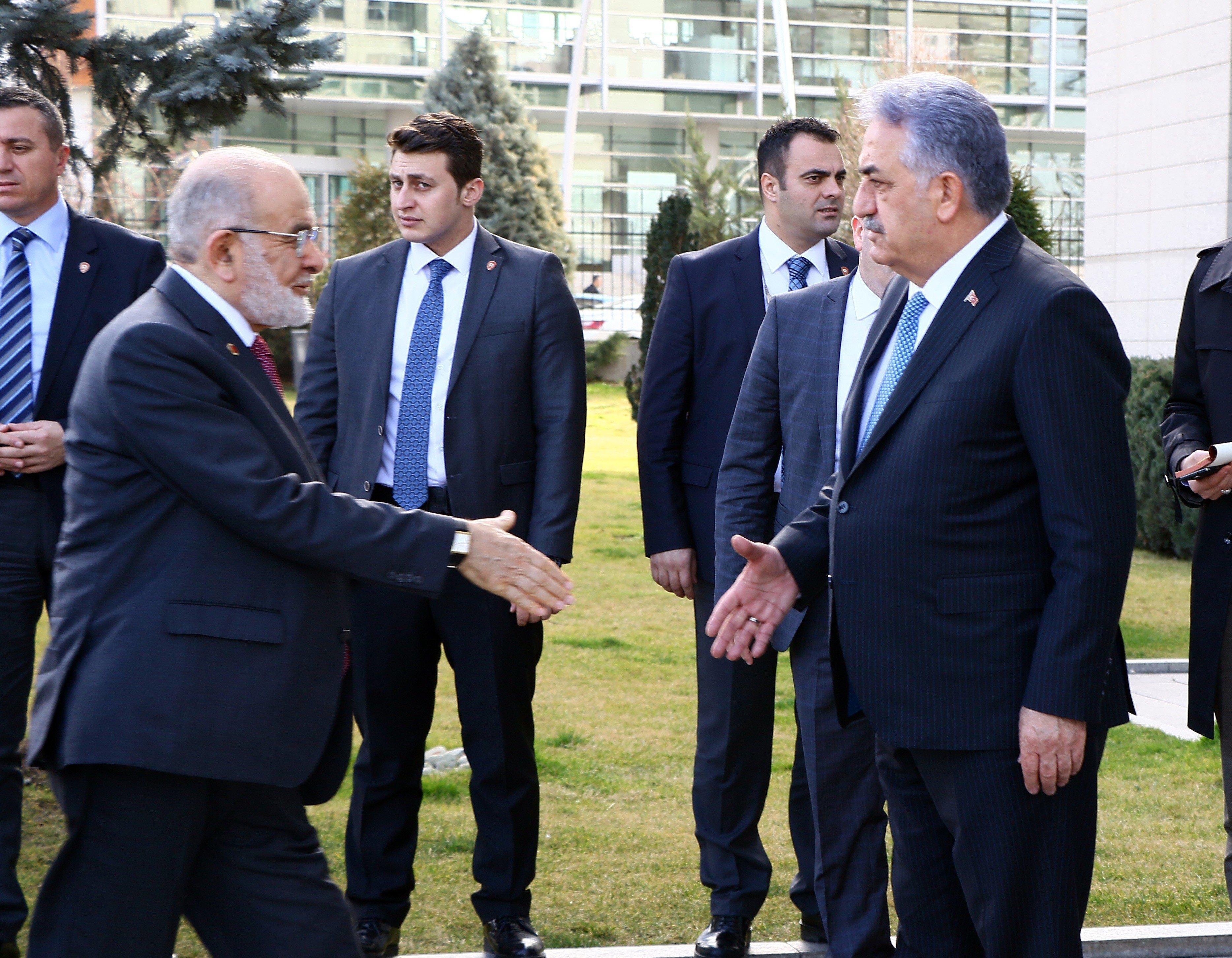 Cumhurbaşkanı Erdoğan SP lideri Temel Karamollaoğlu ile görüştü