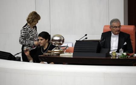 Dilek Öcalan Meclis Başkanlık Divanında