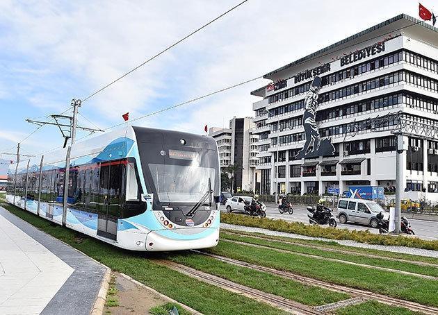 İzmir’de Karşıyakadan sonra Konak tramvayı da hizmete alındı (Üçkuyular- Halkapınar hattı)