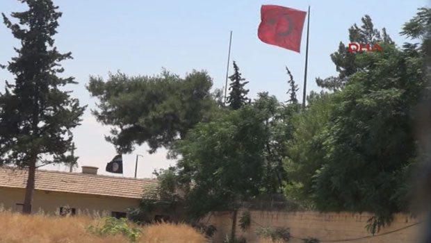 IŞİD Türk askerinin karşısında mayın döşeyip hendek kazdı