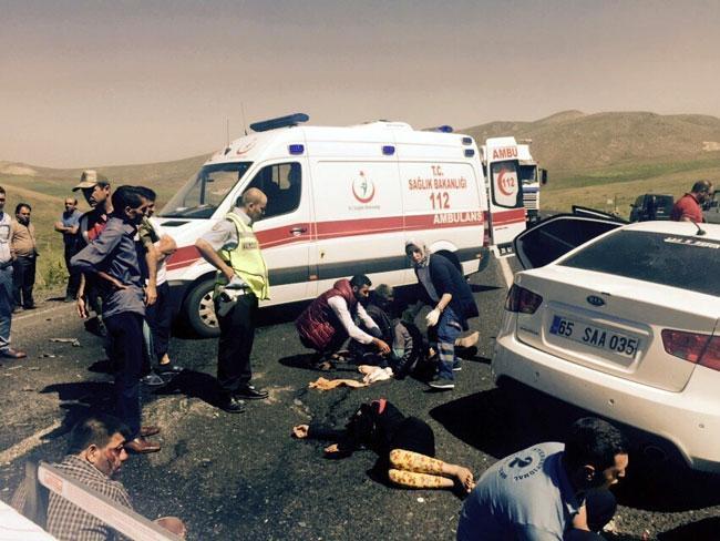 Erzurumda feci kaza: 11 yaralı