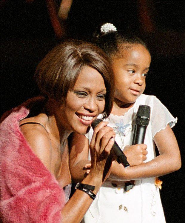 Whitney Houstonın kızı Kristina Brown yaşamını yitirdi