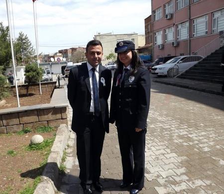Diyarbakırda polis aracına silahlı saldırı: 1 polis şehit oldu