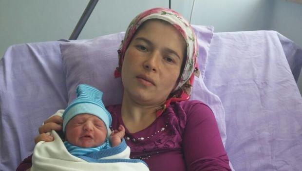 Mehmetçik taciz ateşi altında helikopterle doğuma yetiştirdi