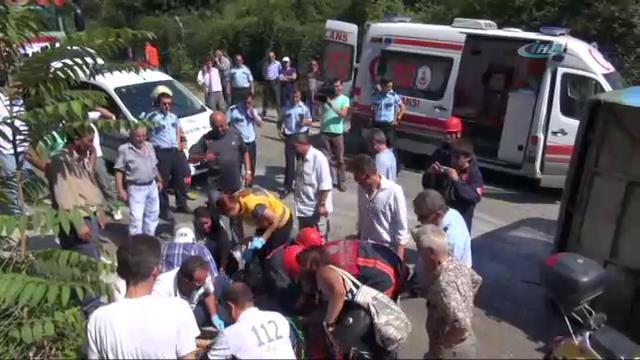 İstanbulda halk otobüsü devrildi: 7 yaralı