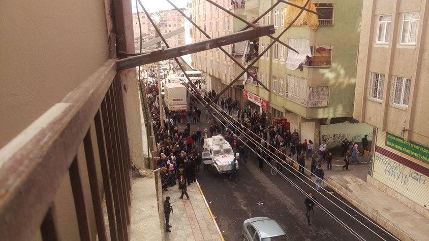 Son dakika Diyarbakırda patlama: Ölü ve yaralılar var