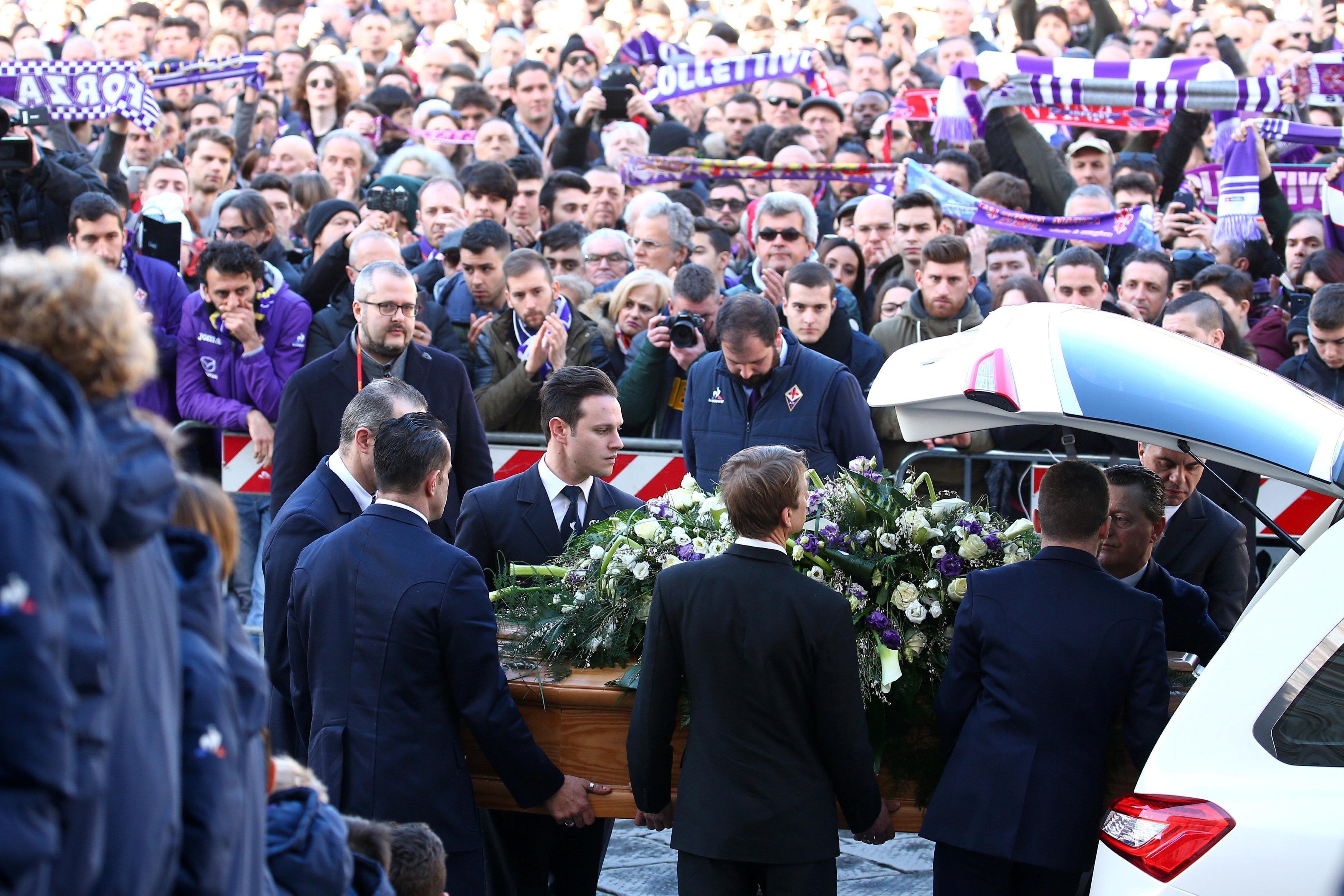 Davide Astorinin cenazesinde gözyaşları sel oldu