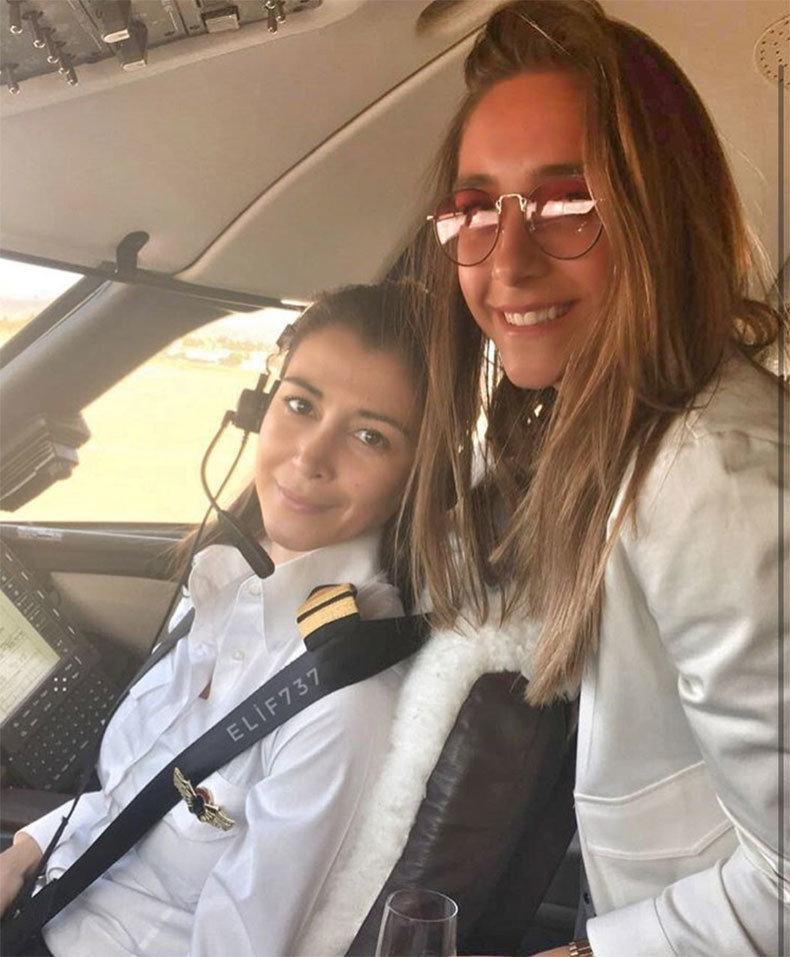 Mina Başaran ile fotoğraf yayınlayan pilot Elif Ulusoydan açıklama: Ölmedim
