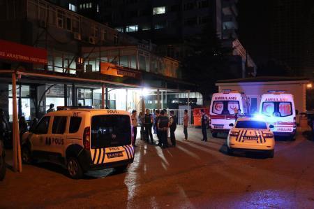 Beşiktaşta 1 polis silahla, Şişlide 2 polis bıçakla yaralandı
