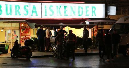 Beşiktaşta 1 polis silahla, Şişlide 2 polis bıçakla yaralandı