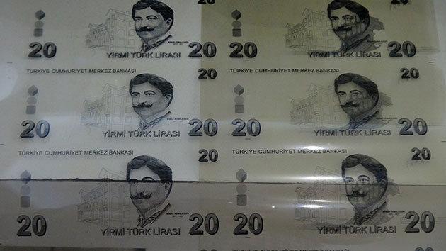 Ümraniyede kalpazan matbaasına baskın: 7 milyon lira sahte para ele geçirildi