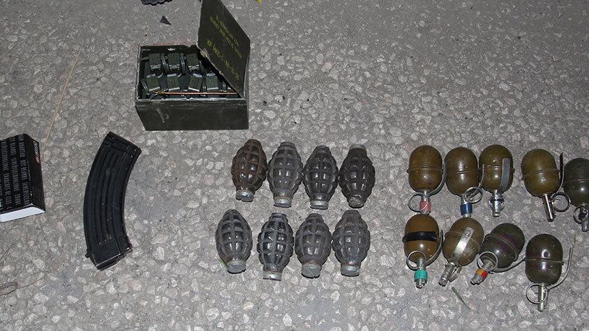 Adanada Nevruzu kana bulayacaklardı 17 el bombası, 5 kalaşnikof ele geçirildi