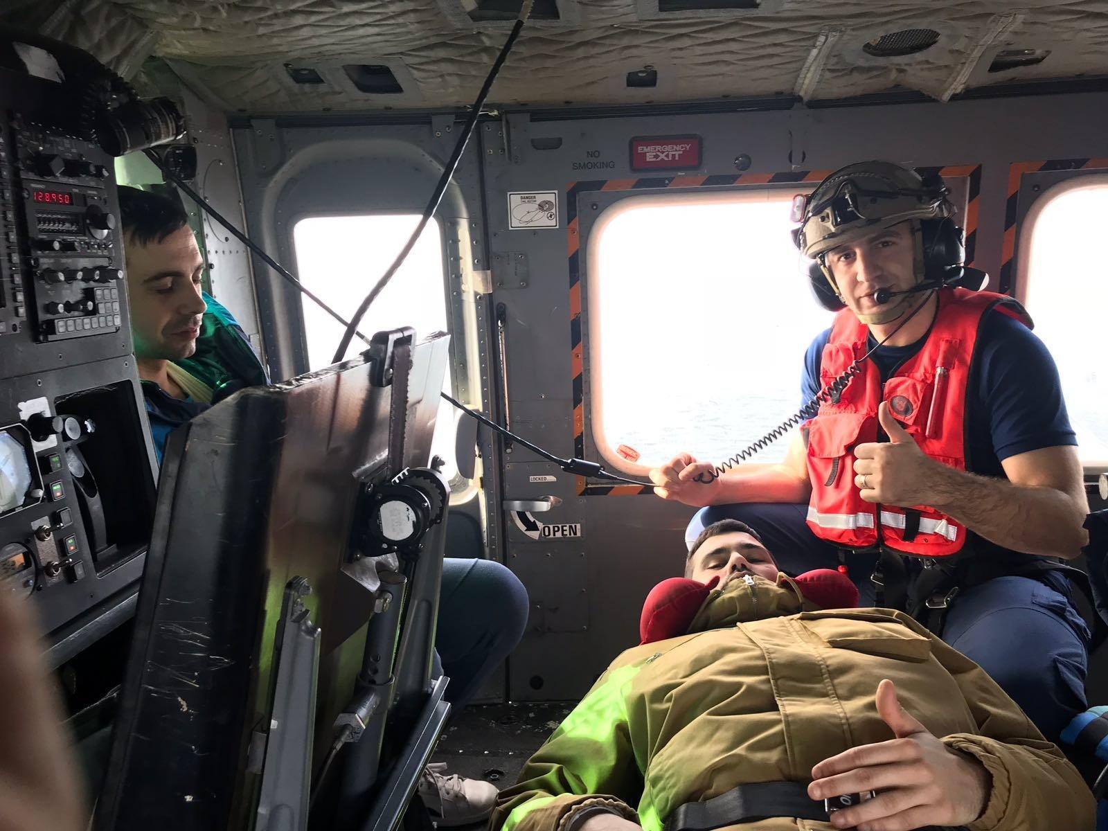 Yaralı İspanyol işçiler, helikopterle gemiden tahliye edildi