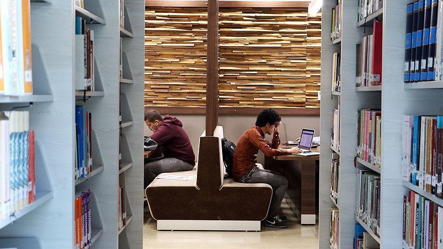 Karabük Üniversitesi kütüphanesi mimarisiyle hayran bırakıyor