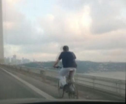Boğaziçi Köprüsünü bisikletle geçti