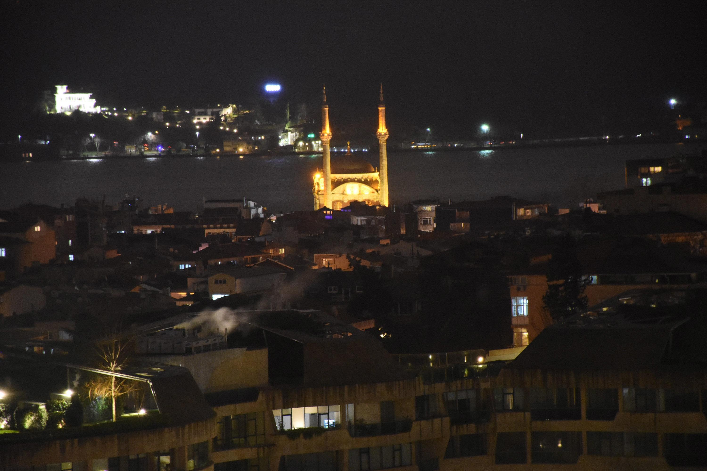 İstanbul karanlığa gömüldü
