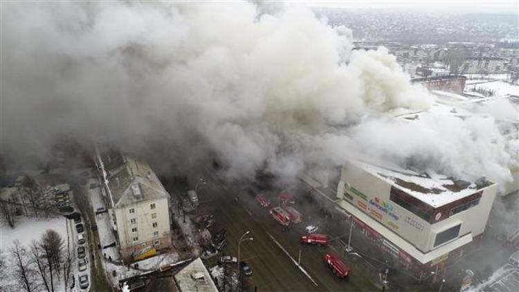 Rusya’da AVM’de yangın: 64 kişi hayatını kaybetti