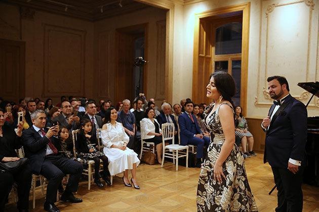 Beyoğlunda Azerbaycan ezgileri yankılandı