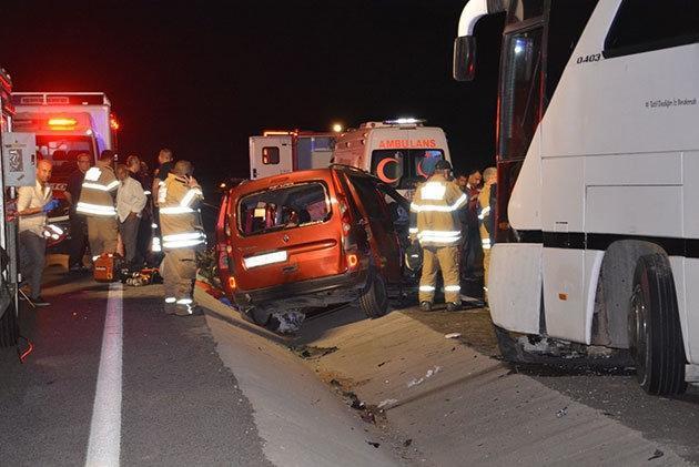 İzmir Dikilide tur otobüsüyle çarpışan araçtaki 5 kişilik aile yok oldu