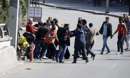Ankaradaki patlama sonrası linç girişimi
