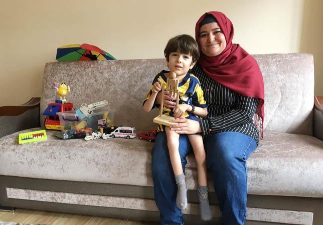 Antalyada yaşayan minik Umutcan yardım istiyor
