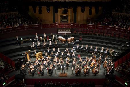 İngiliz Kraliyet Filarmoni Orkestrası Sezen Aksu şarkıları çalacak