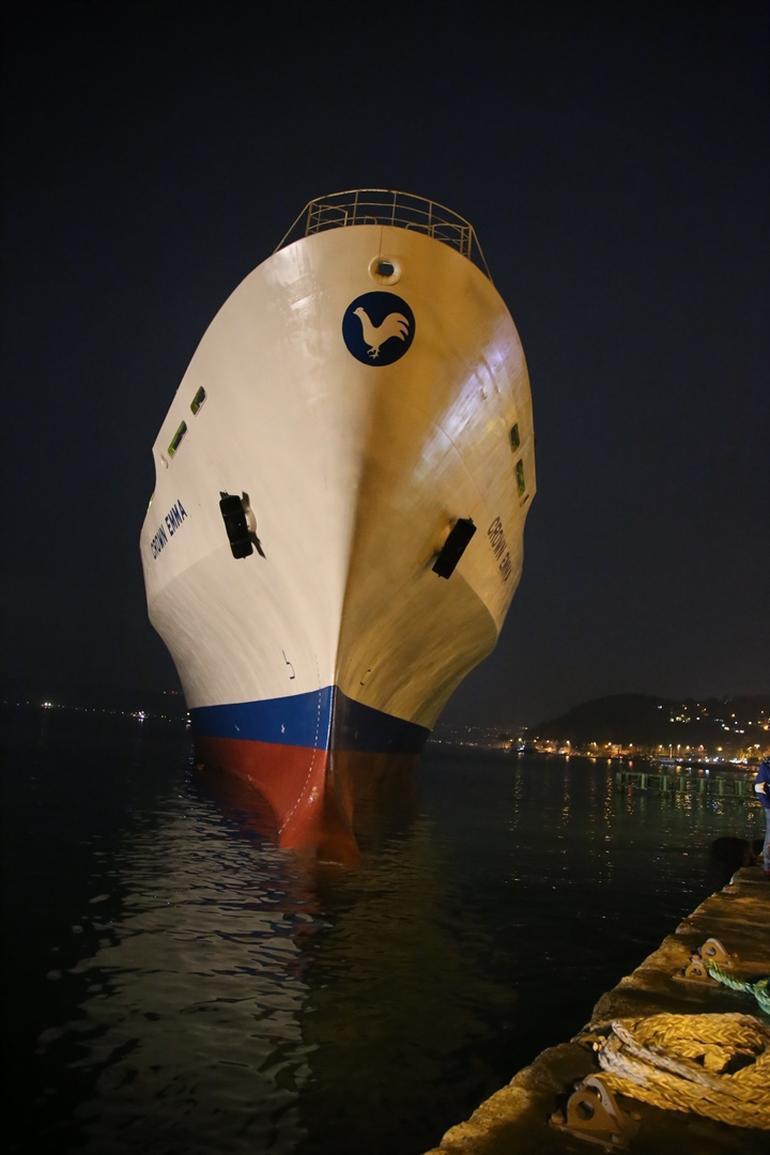 Gemi karaya oturdu, İstanbul faciadan döndü