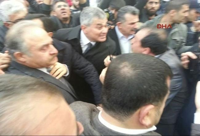 Ankarada CHPli milletvekillerine gazlı müdahale