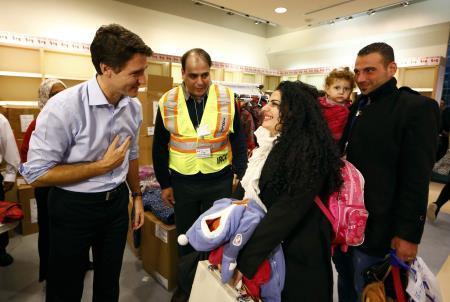 Kanada Başbakanı, Suriyelileri havaalanında karşıladı