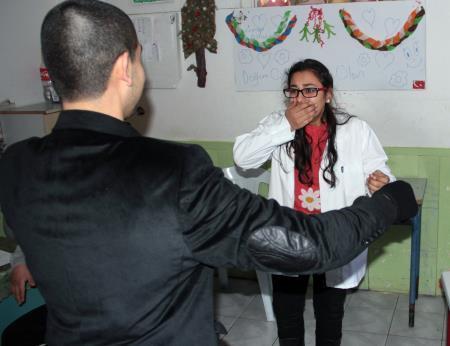 Genç kızı şoka sokan evlilik teklifi
