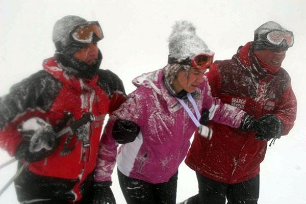 Jandarma, kaybolan kadın kayakçıyı böyle kurtardı