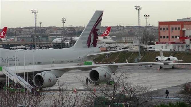 THY uçağı Katar Emirinin uçağına sürttü