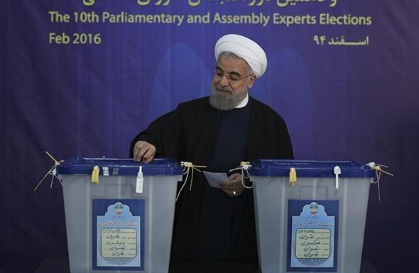 İranda halk sandık başında