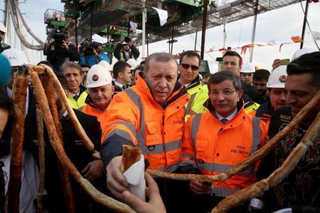 Erdoğandan gazetecilere 3. Köprü böreği