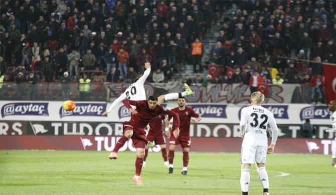 Beşiktaş lider, Gomez tarihe geçti