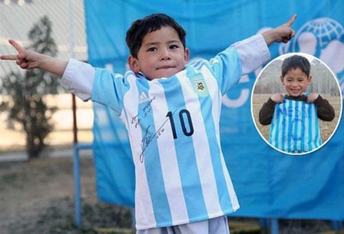 Poşet formalı Messi ülkesinden kaçtı