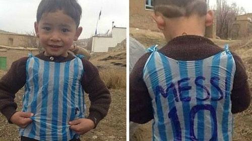 Poşet formalı Messi ülkesinden kaçtı