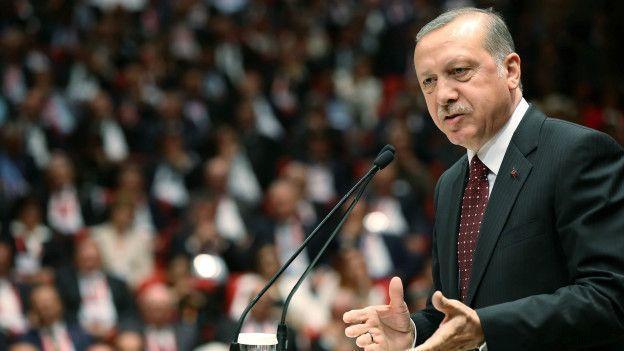 Times: AB, Türkiyenin üyelik süreci saçmalığını bitirmeli