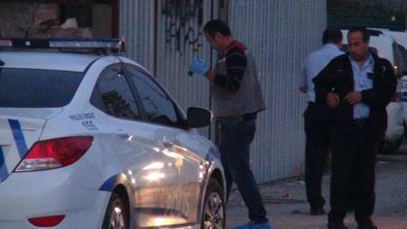 İzmirde kumar kavgası: 1 ölü, 2 yaralı